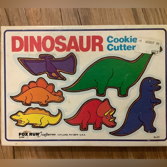 Dinosaur cookie cutters - set of 6 - Picture 1 of 3